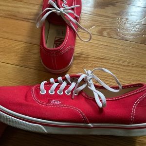 Red vans, 7.5